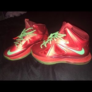 Youth Lebrons Christmas